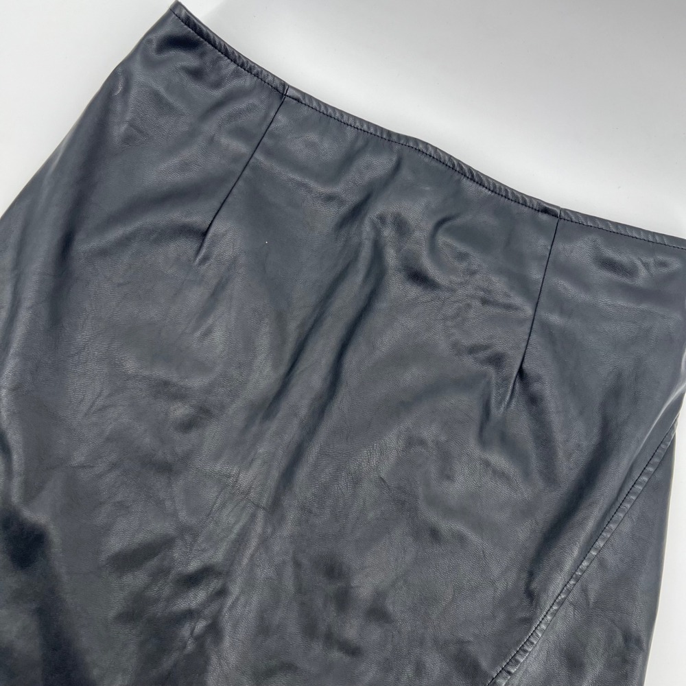 Bear Dance Faux Leather Black Mini Skirt with Slit Party Night Out Womens Large